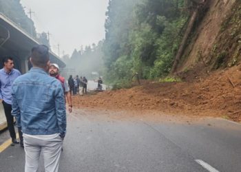 Deslave provoca cierre en la México-Toluca