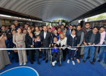 Gobierno de Atizapán entrega techumbre en el CAM No. 10
