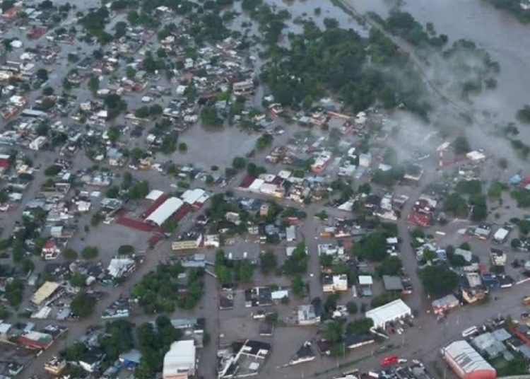 Desborde del Río Cazones provoca severas inundaciones y caos en Poza Rica