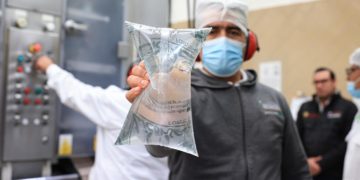 Leche para el Bienestar lleva agua potable a comunidades afectadas por los huracanes Raymond y Priscilla