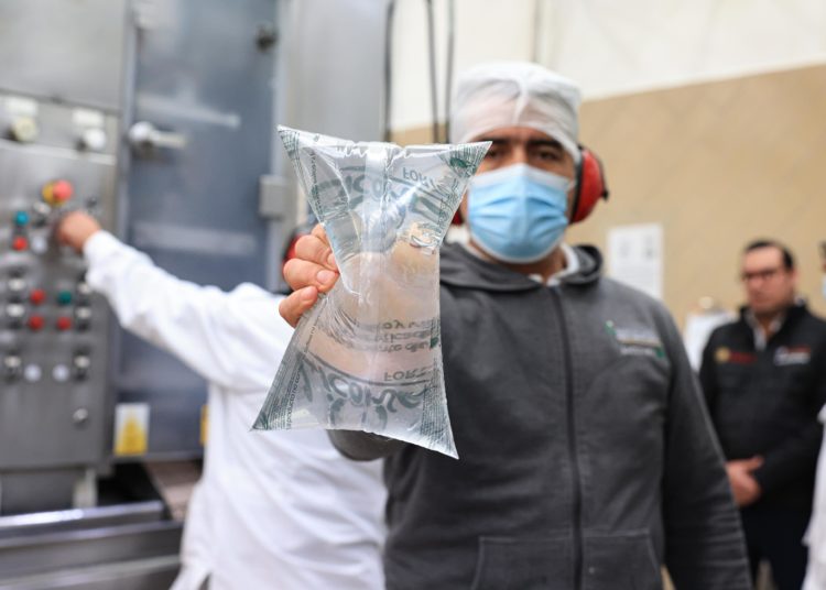 Leche para el Bienestar lleva agua potable a comunidades afectadas por los huracanes Raymond y Priscilla