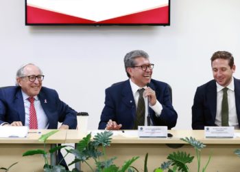 Industria Mexicana de Coca-Cola acuerda con Secretaría de Salud reducir calorías y azúcares