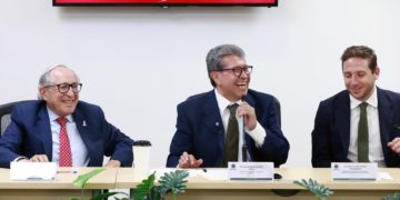 Industria Mexicana de Coca-Cola acuerda con Secretaría de Salud reducir calorías y azúcares