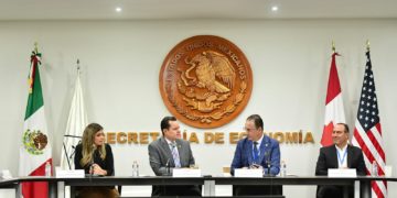 CAAAREM sesiona en la Secretaría de Economía y entrega propuestas del T-MEC