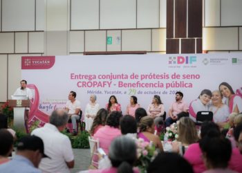 Gobierno del Renacimiento Maya entrega prótesis mamarias gratuitas