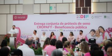 Gobierno del Renacimiento Maya entrega prótesis mamarias gratuitas