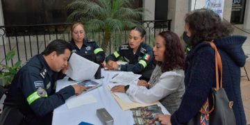 Vecinos de Atizapán de Zaragoza reciben atención personalizada durante el “miércoles ciudadano”