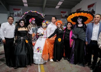 Reconoce Felifer Macías la labor docente en la Cuarta Verbena Magisterial