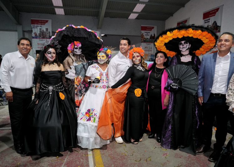 Reconoce Felifer Macías la labor docente en la Cuarta Verbena Magisterial