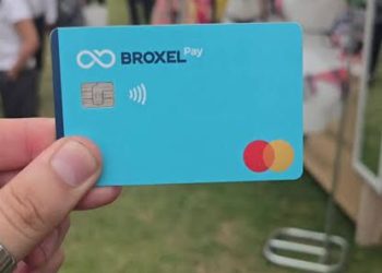 Pese a reclamos del gobierno capitalino, Broxel retiene contratos públicos millonarios