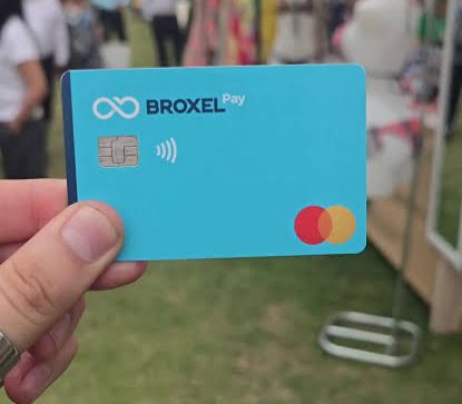 Pese a reclamos del gobierno capitalino, Broxel retiene contratos públicos millonarios