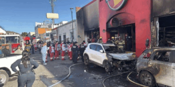 Reportan 22 muertos en incendio en tienda en Hermosillo