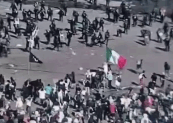 Investigan a 18 policías por abusos en la marcha de la generación Z