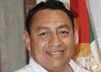 Balean camioneta de alcalde de San Pedro Comitancillo, Oaxaca, resulta ileso