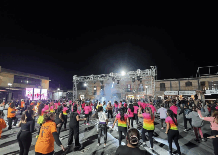 Realiza municipio de Villa de Tezontepec súper clase masiva de zumba