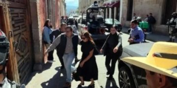 Grecia Quiroz, viuda de Carlos Manzo llega al Congreso de Michoacán a rendir protesta