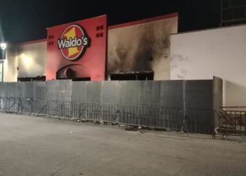Se reabre la circulación vehicular y flujo peatonal en la zona del incendio en comercio del Centro de Hermosillo