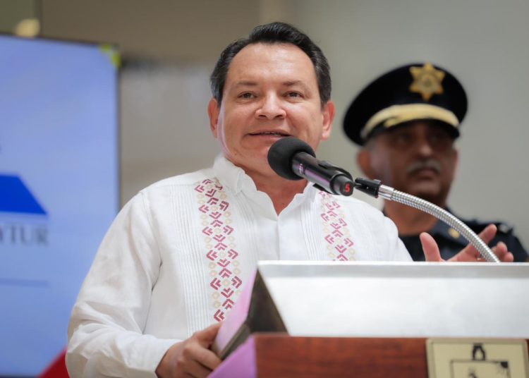 Gobernador Joaquín Díaz Mena da el banderazo al Buen Fin en Yucatán