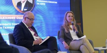 Retos operativos y transición energética guían debate sobre autotransporte mexicano