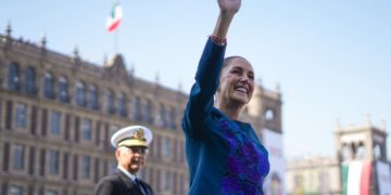 Se equivoca quien convoca a la violencia, afirma Sheinbaum en Desfile por el Aniversario de la Revolución