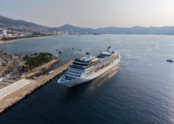 Turismo marítimo repunta con la llegada del crucero MS Regatta al puerto de Acapulco
