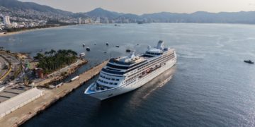 Turismo marítimo repunta con la llegada del crucero MS Regatta al puerto de Acapulco