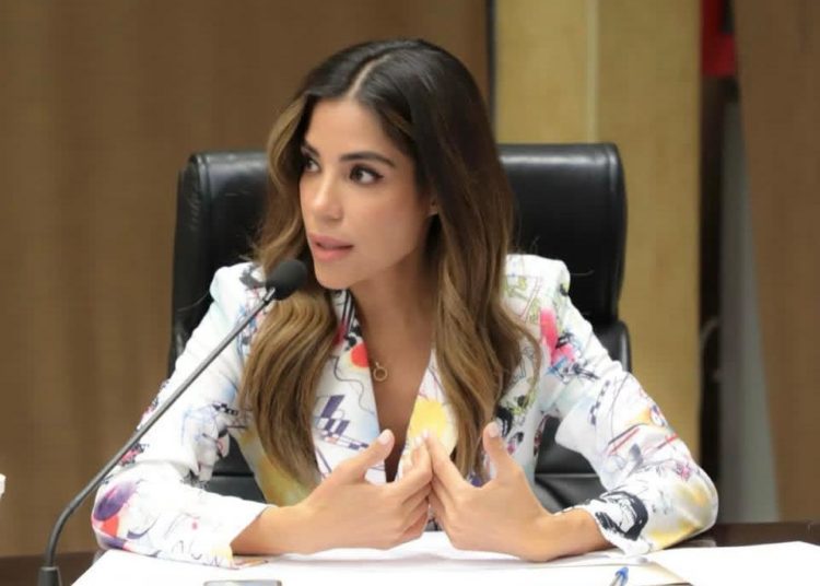 Impulsan estrategia educativa para regular el uso de celulares en escuelas