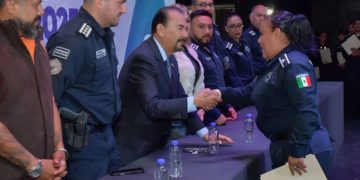 Pedro Rodríguez reitera su compromiso con la policía municipal, a través de la entrega de estímulos económicos