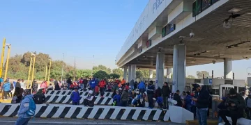 Maestros de la CNTE levantan plumas de cobro en la México-Cuernavaca, Chalco y San Marcos