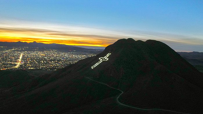 Enciende Municipio cruz ecuménica del Cerro Grande por temporada navideña