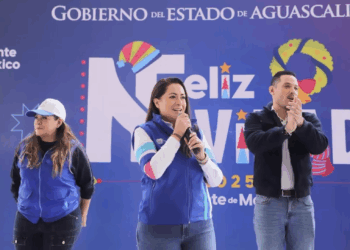 Tere Jiménez comparte regalos navideños con familias de Calvillo y Aguascalientes