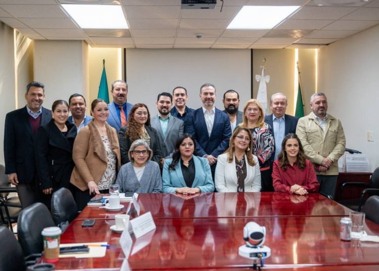 Destaca Adrián de la Garza que municipio de Monterrey no ha contraído deuda en 7 años