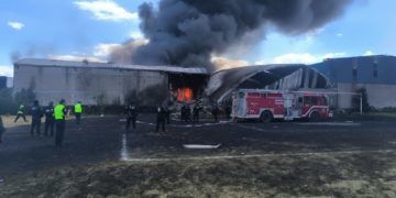 Avioneta se desploma en Toluca; moviliza a cuerpos de emergencia cerca del aeropuerto