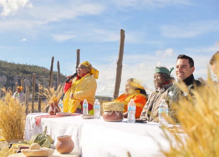 Entrega Chihuahua 5 toneladas de maíz y frijol en Guachochi