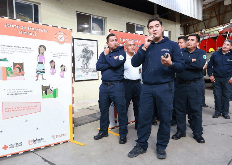 Bomberos de Oaxaca impulsan campaña “Adiós Mosquito” en municipios de la entidad