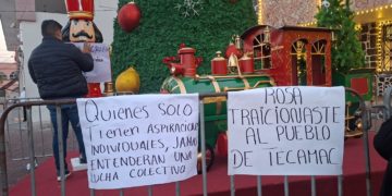 Plantón en Palacio Municipal de Tecámac por ola de despidos injustificados