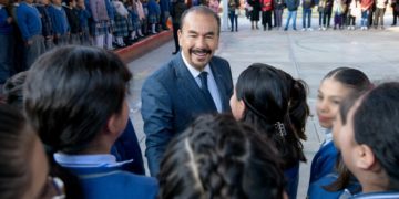 Pedro Rodríguez continúa la entrega de aulas digitales en Atizapán de Zaragoza