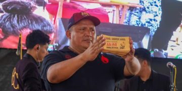 Alcalde de Huehuetán, Chiapas, regala un millón de pesos en efectivo