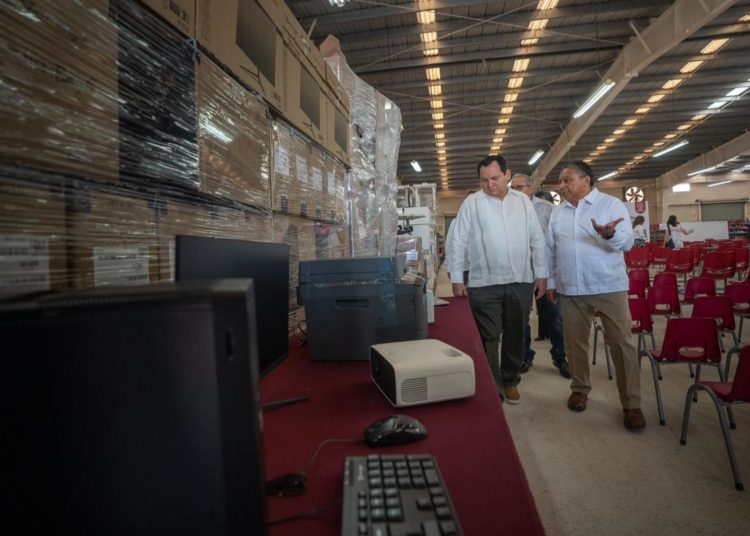 Yucatán fortalece infraestructura educativa con entrega de mobiliario escolar