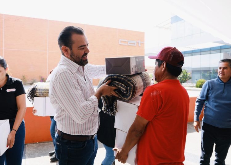 Entrega municipio de Tlajomulco apoyos invernales a la comunidad ladrillera