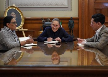En el Día de la Virgen de Guadalupe, Sheinbaum dialoga con el Papa León XIV y lo invita a México