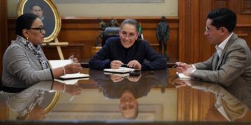 En el Día de la Virgen de Guadalupe, Sheinbaum dialoga con el Papa León XIV y lo invita a México