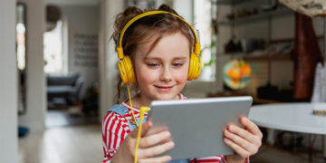 Presentan iniciativa que reforma la Ley General de Educación para que la medida se aplique en los planteles de nivel básico