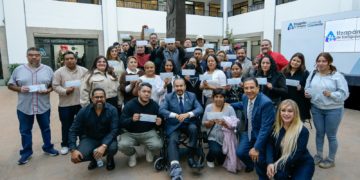 Pedro Rodríguez cumple su palabra y entrega más apoyos a vecinos de San Miguel Xochimanga