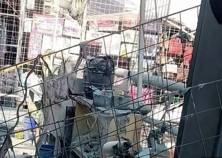 Mueren dos personas tras explosión en bazar navideño de Teoloyucan