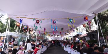 Brugada comparte almuerzo navideño con habitantes de Alvaro Obregón