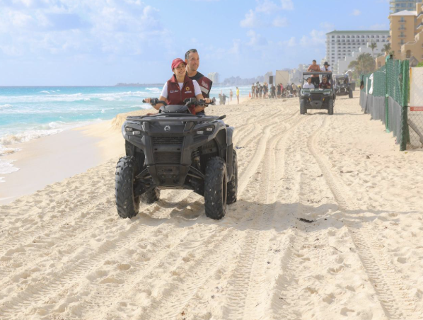 Alcaldesa Ana Patricia Peralta invita a disfrutar del Mar Caribe bajo condiciones seguras