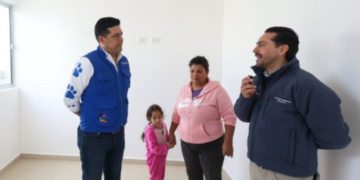 Leo Montañez entrega cuartos adicionales a familias del Oriente de la ciudad