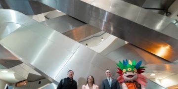Entrega Brugada 20 nuevas escaleras eléctricas del Metro; la meta es renovar 120 para 2030