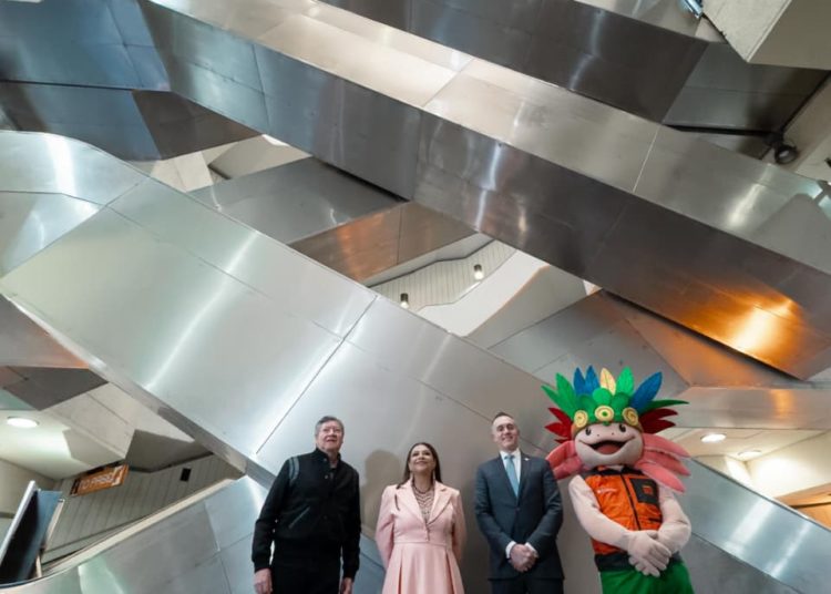 Entrega Brugada 20 nuevas escaleras eléctricas del Metro; la meta es renovar 120 para 2030